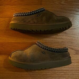 Chestnut Tasman Uggs Women’s 6